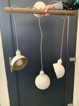 Závěsné svítidlo ze dřeva