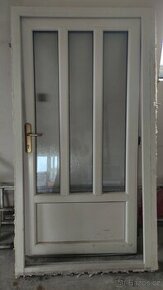 Vchodové bezpečnostní dveře, bílo-hnědé