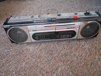 Prodám radiomagnetofon AIWA
