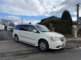 Chrysler Town Country 3,6 Limited LPG DVD nášlapy 2013