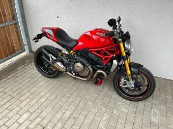 Ducati Monster 1200 S