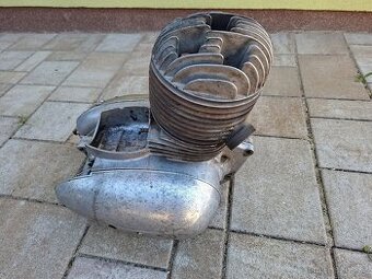 Jawa 250 kyvacka, typ 353 - motor