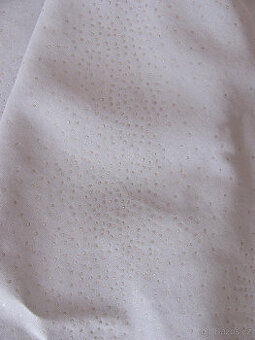 Šedý ubrus