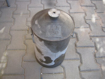 Prodám starý kanystr na petrolej F.D.120