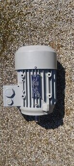 Elektromotor Siemens 0,55 kW 400V – nepoužitý, průmyslový