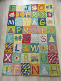 Dětský bavlněný koberec Alphabet od výrobce Voivo