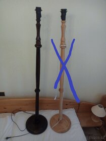 Stojan na lampu dřevěný v.138cm