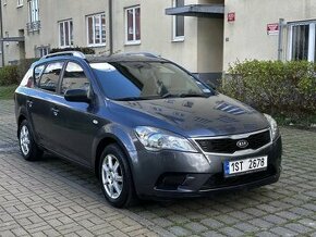 Kia Ceed 1.4 CVVT SW 66kW Combi 1. maj v ČR Rok 2011 Klima