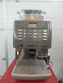Automatický profesionální kávovar la Cimbali M1 TS