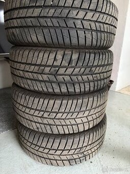 Pneu 235/55 R18 XL