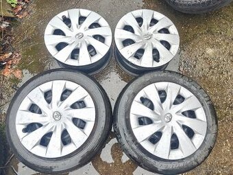 Toyota plechové disky 15" včetně poklice a matic