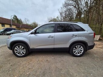 KIA SORENTO NAFTA 2.2 145KW 7 MIST 2011