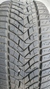 Zimní pneumatiky 245/40/18 Dunlop Winter sport