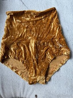 Sametove kratask Betty shorts M