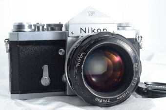 Nikon F se vzácným objektivem Nikkor 55 mm f/1,2 - 1