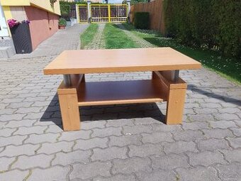 konferenční stolek