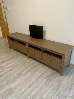 Ikea Hemnes stolek pod TV