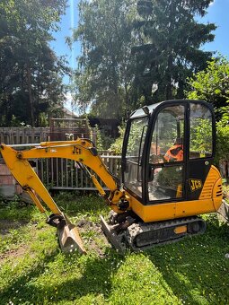 JCB 8015