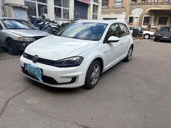 Prodám elektromobil VW e-Golf r.v.2014 model 2015