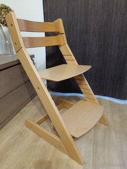 Rostoucí židle dřevěná