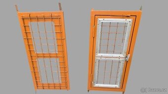 OKNA s ochrannou mříží