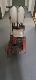 Prodám řezačku spár na asfalt + beton