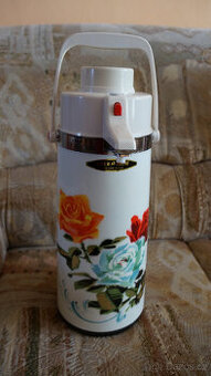 Termoska s pumpičkou