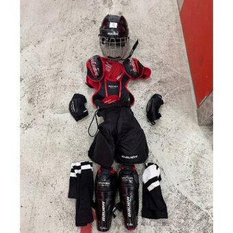 Set dětské hokejové výstroje značky Bauer