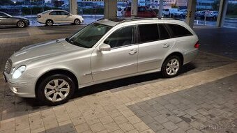 Mercedes Benz E280CDI V6 automat Praha 10  výbava AVANTGARDE