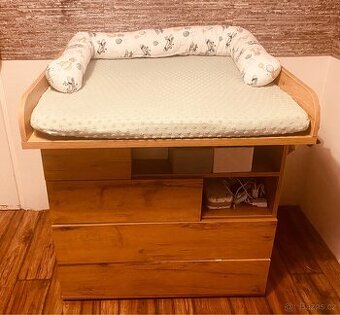 Přebalovací komoda