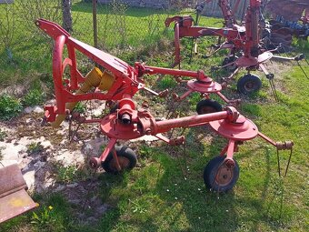 Obraceč sena Kühn 4 m