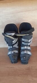 Lyžarské boty Atomic a Head