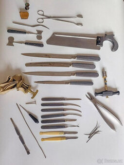 Sada chirurgických nástrojů pro krásnou prezentaci