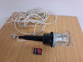 Starší, již historická síťová dílenská lampa, 10 m kabel