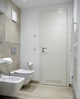 Interiérové dveře plné , nové, bílé - s mřížkou