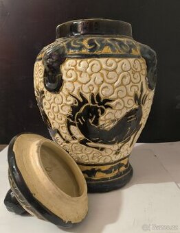 Velká starožitná čínská amfora (40 cm) – vysoký reliéf KONÍ,