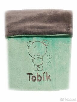 deka s výšivkou jména a obrázku na přání - více barev