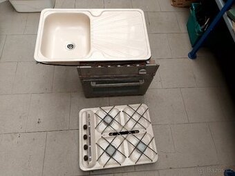 Karavanový celý kuchyňský set - 1