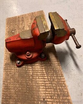 Dílenský svěrák YORK – litinový, robustní