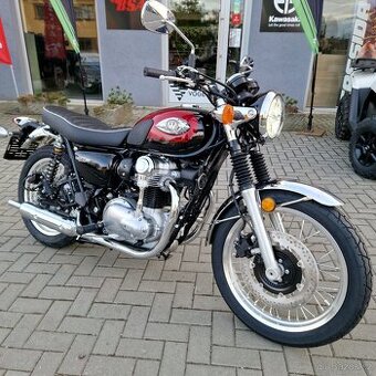 Kawasaki W800 pouze 140 km najeto, záruka, odpočet DPH.