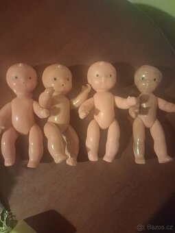 Staré gumové panenky
