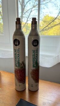 2x Univerzální bombička CO2