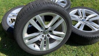 Volkswagen Passat R18 / zimní sada / Superb/5x112/ 245/45R18