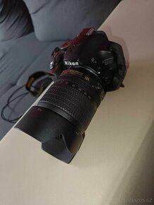Nikon D3200 + objektiv 18-105mm + nabíječka + brašna