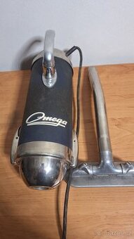 Starý RETRO vysavač Omega typ 1060