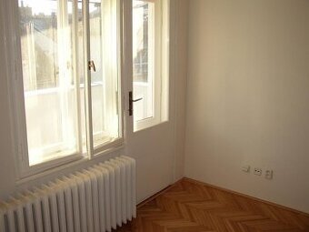 Pronájem 1+1, 30 m2 s terasou, Praha 2, Vinohrady