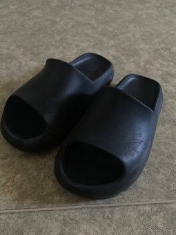 Yeezy slide