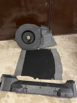 Bmw e46 Sedan plasty / Čalounění kufru