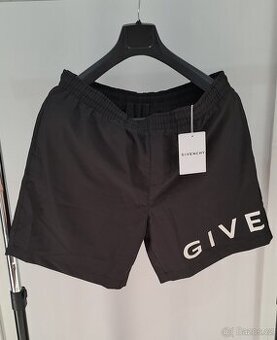 GIVENCHY PLAVKY - 1