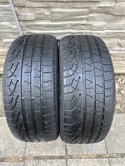 Použité zimní pneu: 235/45/R18 - 2 kusy
